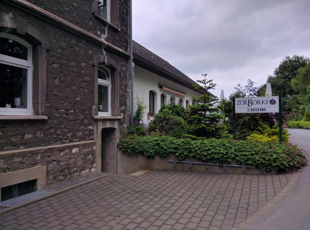 Hotel Zur-Borke Neuenrade Экстерьер фото