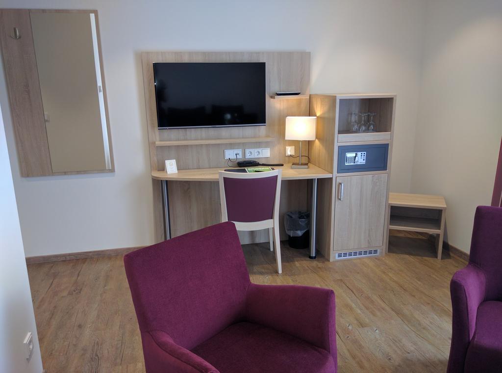 Hotel Zur-Borke Neuenrade Экстерьер фото