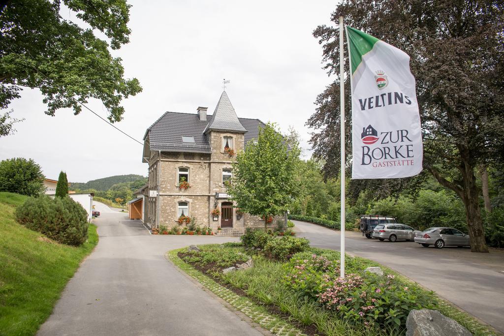Hotel Zur-Borke Neuenrade Экстерьер фото